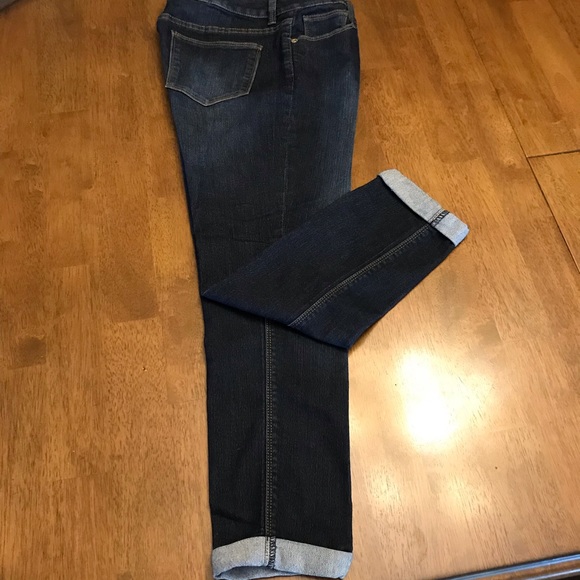 The Limited dark denim jeans with cuff in size 6. - Picture 2 of 8